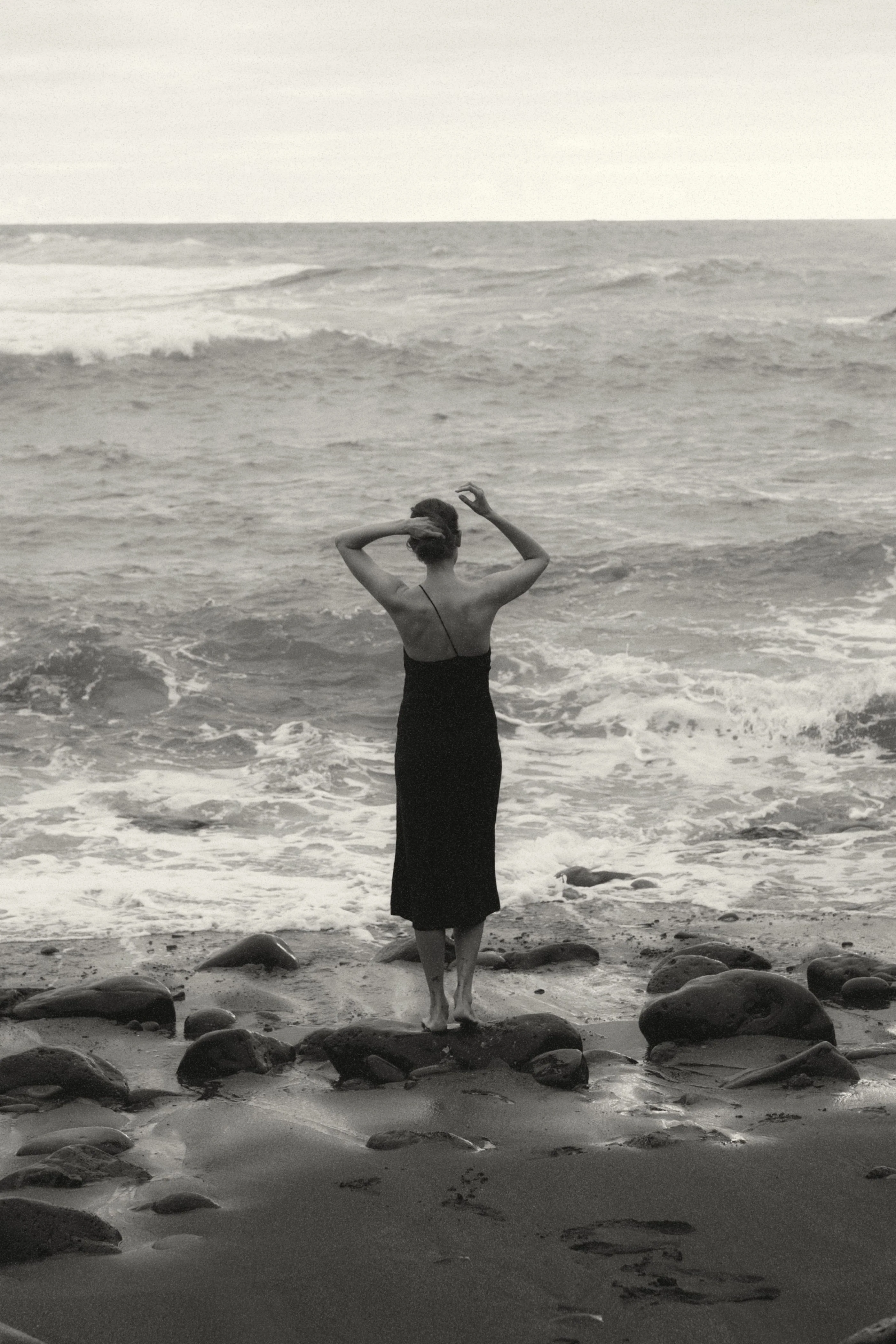 Under the Sun Dress Black - Image 12